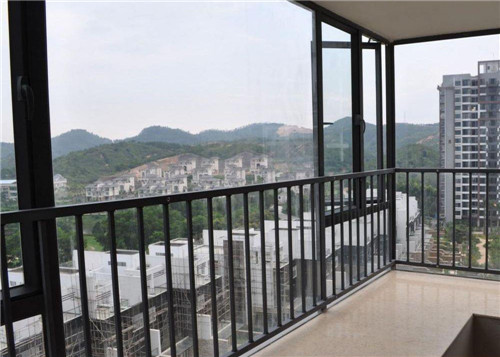 阳台护栏