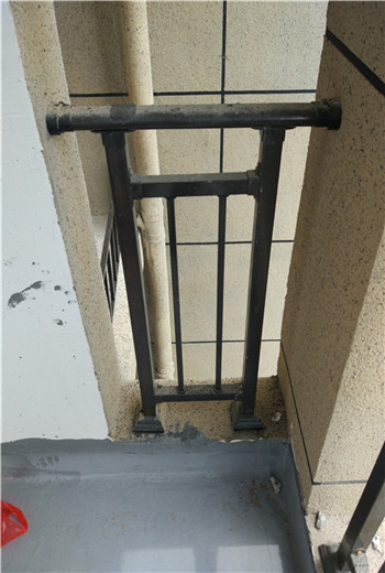 护栏